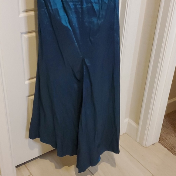 Vince Camuto Off the Shoulder Gown - Picture 6 of 9